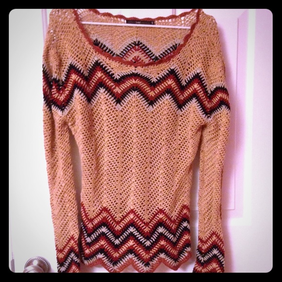 Boho- styled pullover sweater - Picture 1 of 3
