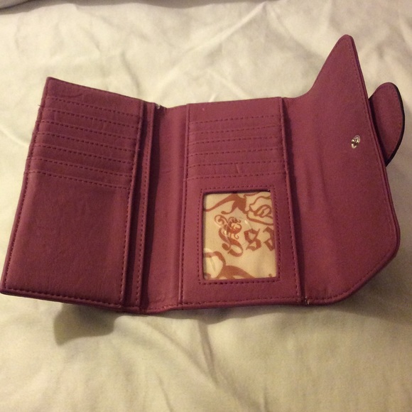 Guess wallet for sale - Picture 2 of 3