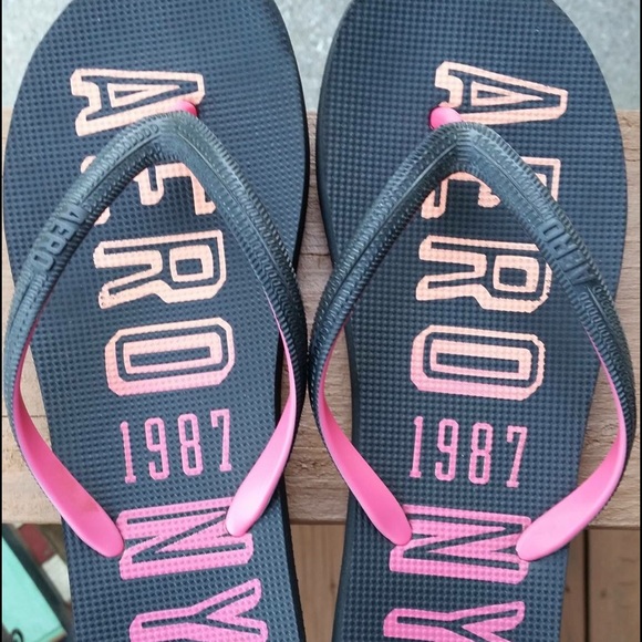 Aeropostale flip flops
