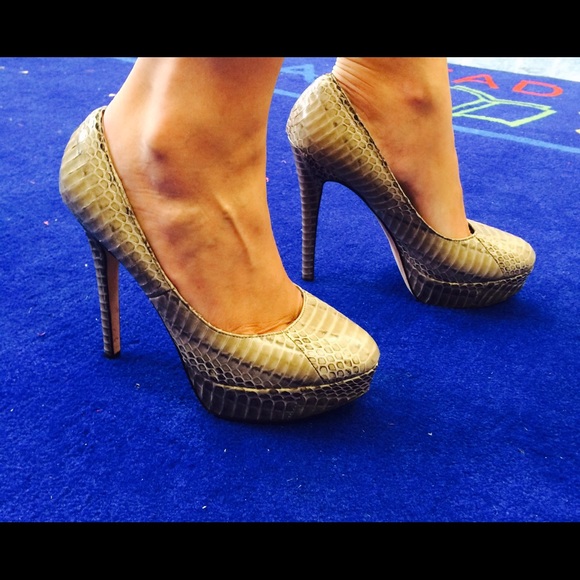Pelle Moda snakeskin platform pumps - Picture 3 of 5