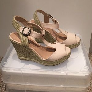 Steve Madden nude wedges