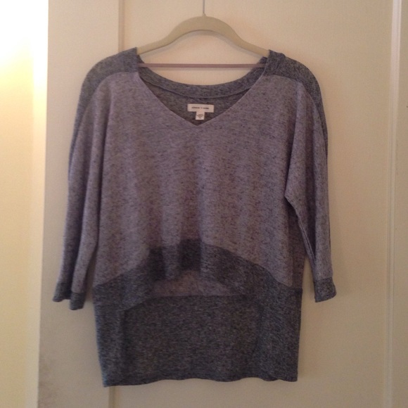 Grey silence+noise 3/4 sleeve vneck hi low top xs