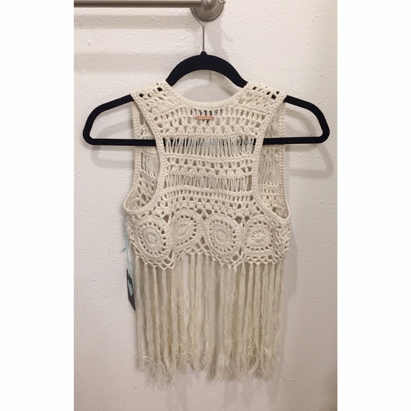 🔹sold🔹 Cream Crochet Vest - Picture 2 of 3