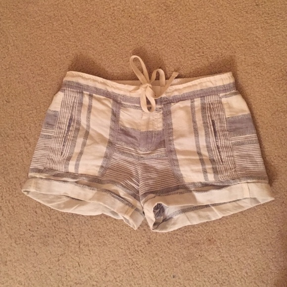 Lou & grey linen shorts