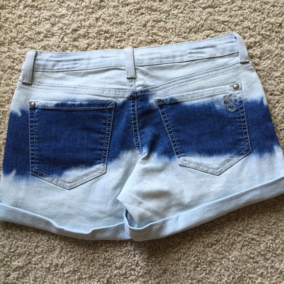 Jessica Simpson Shorts - Picture 2 of 4