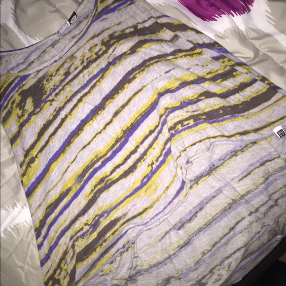 Crop Top - Picture 1 of 2