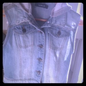 Cute gently worn Jean vest!