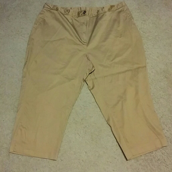 Khaki capris
