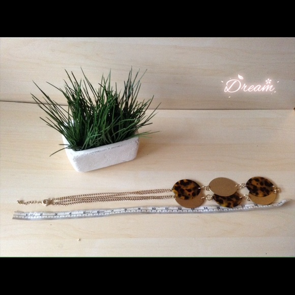 Leopard Necklace - Picture 3 of 3