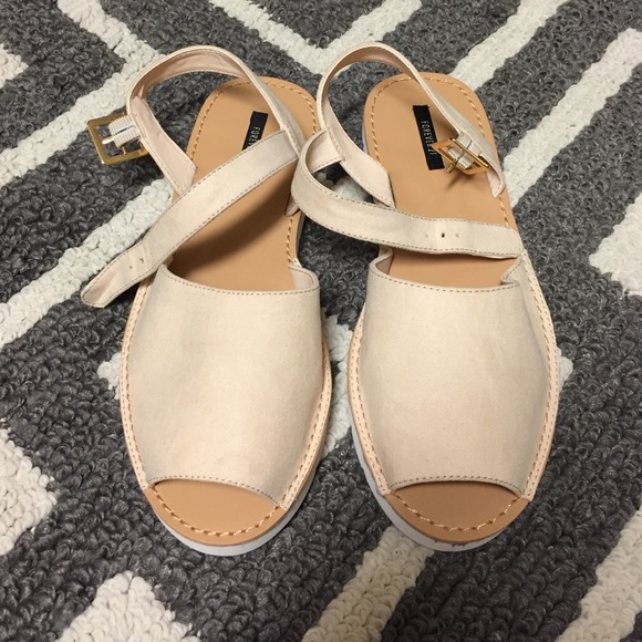 !!! SOLD !!! Adorable forever 21 shoes!