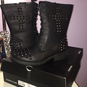 BLACK COMBAT BOOTS NEW !! never worn !!