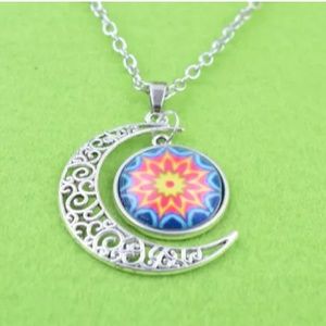 Moonstruck pendant with chain