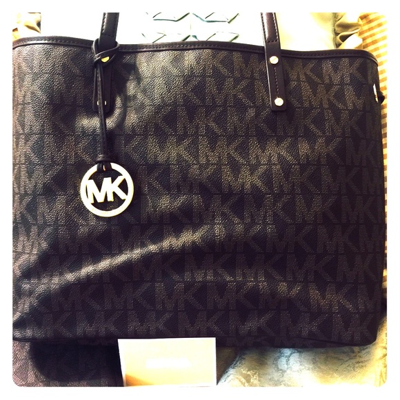 MK purse and wallet additional pics
