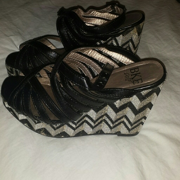 Sandals - Picture 2 of 2