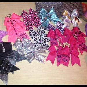 Keychains price is per keychain not for the lot