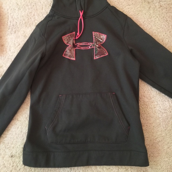 Under Armour dark green hoodie with camo.