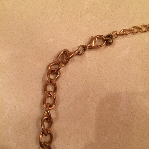 Pink and white bold statement necklace! - Picture 4 of 4