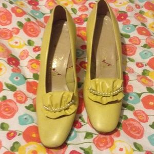 Vintage Women's pumps Serenades size 9