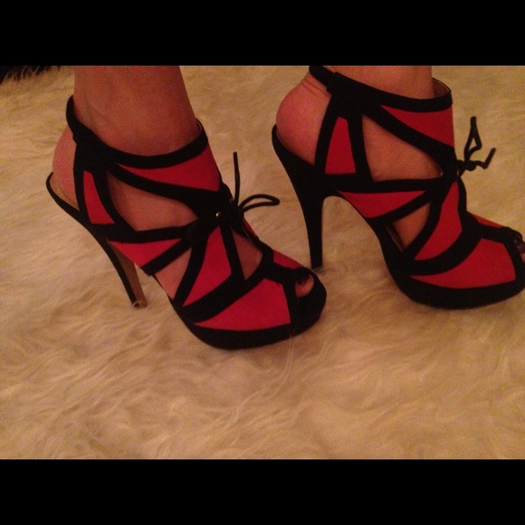 Black and Red statement shoes size 7.5
