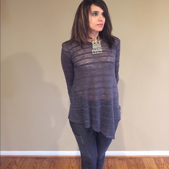 BNWTs gray and white sheer long sleeve top - Picture 2 of 3