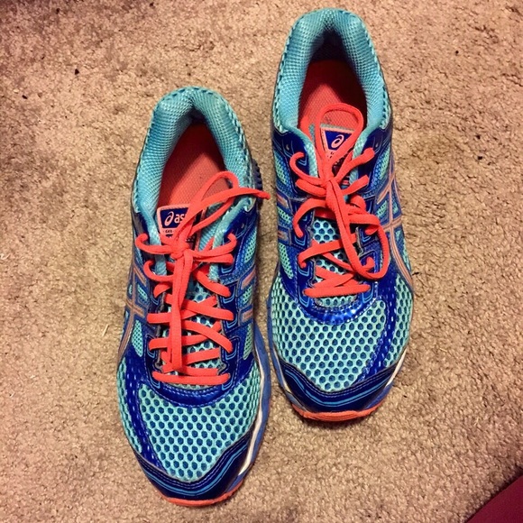 Asics Tennis Shoes - Picture 2 of 3