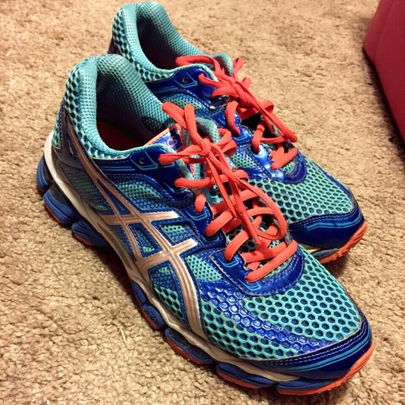 Asics Tennis Shoes - Picture 3 of 3