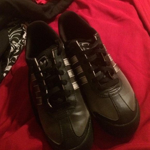 Samoa Adidas - Picture 1 of 4
