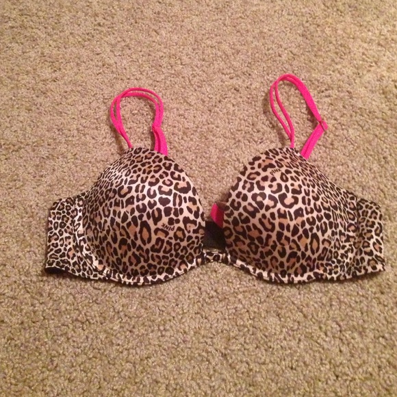 PINK Victoria's Secret Other - Cheetah and pink push up
