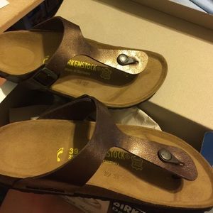 BIRKENSTOCK BRAND NEW NEVER WORN RIGHT OUT BOX