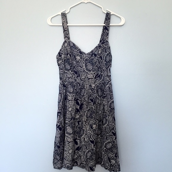 F21 Fit and Flare Blue Floral Dress - Picture 2 of 3