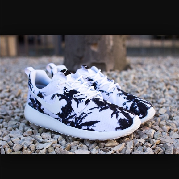 Nike Palm Roshe Run