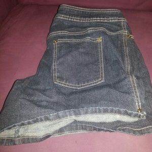 Midi length shorts! Offer up!!