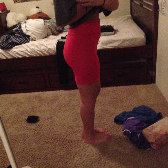 Stunning forever 21 bold red pencil skirt - Picture 3 of 4