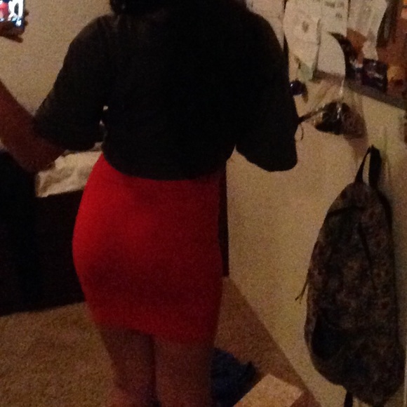 Stunning forever 21 bold red pencil skirt - Picture 4 of 4