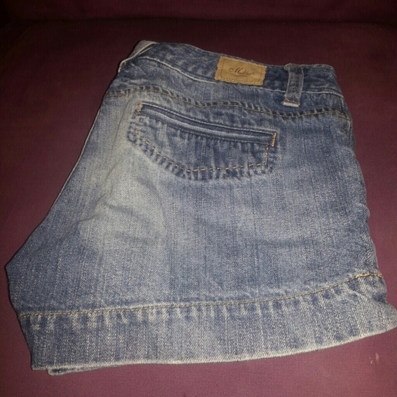 Midi length shorts! Offer up!!