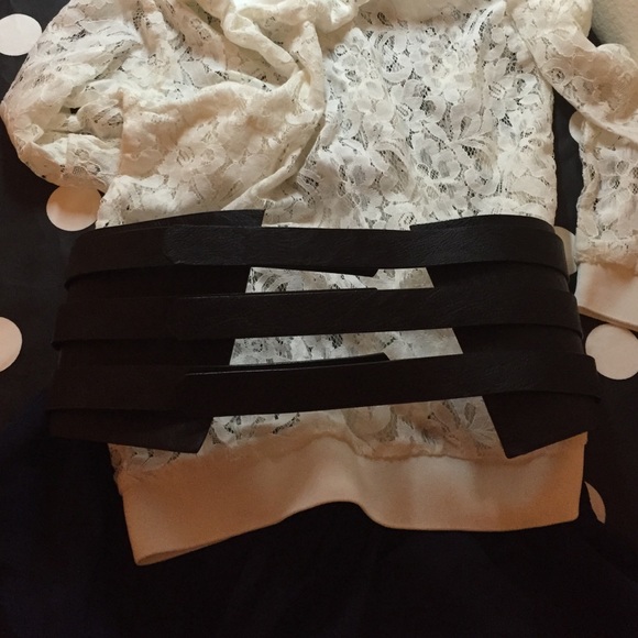 *NWT* Mango black straps leather belt Size M
