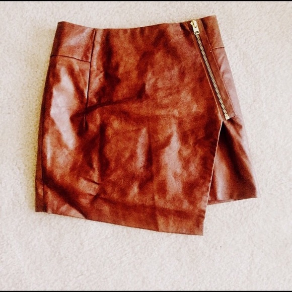 Asymmetrical skirt
