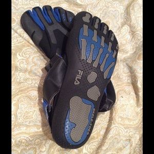 Women Fila skeletoes