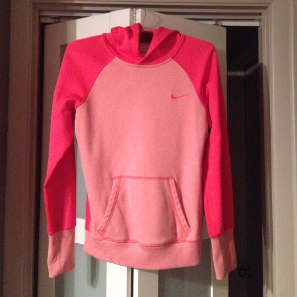 Women's Nike Therma-Fit Sweatshirt