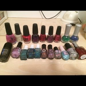 Lot of 20 nail polishes
