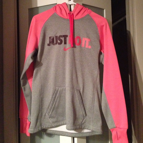 Women's Nike Therma-Fit Sweatshirt