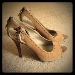 Caressa Nude peep toe pumps with embellishments
