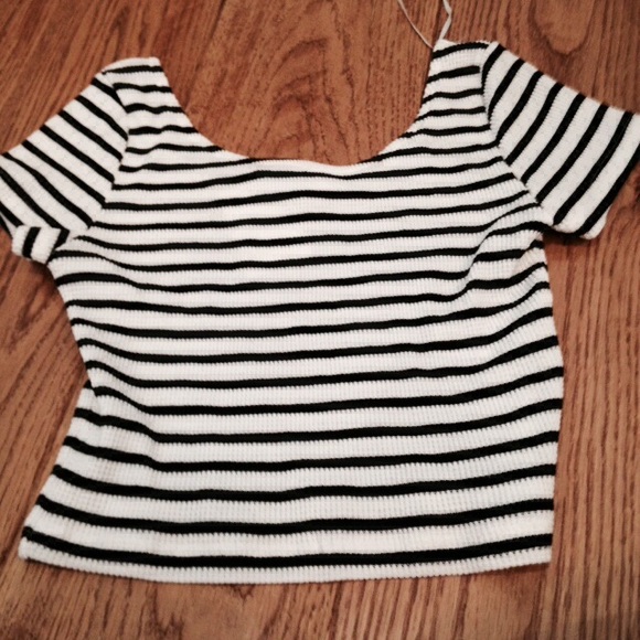 Black and white crop top