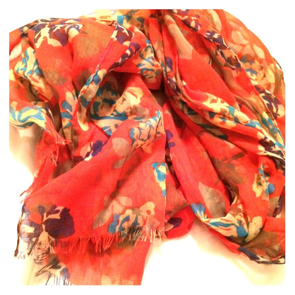 Floral, salmon colored scarf!