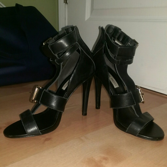 Steve Madden Black Heels - Picture 2 of 4