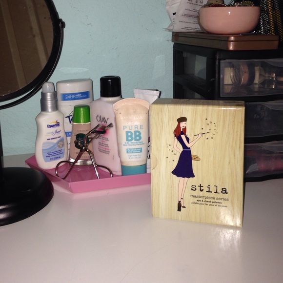 Stila eye & cheek palettes - Picture 1 of 4