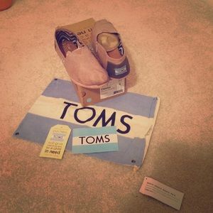 Mauve metallic TOMS