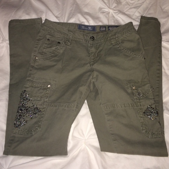 Miss Me army green skinny cargo pants.