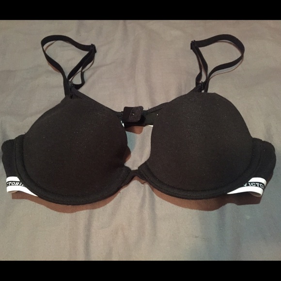 brand new, never worn. Black bra 32B