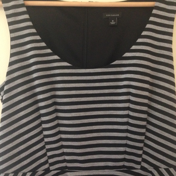 Classy stripped dress - Picture 2 of 3